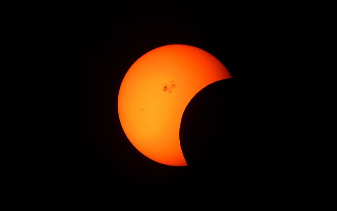 Eclipse Parcial da Lua Nova